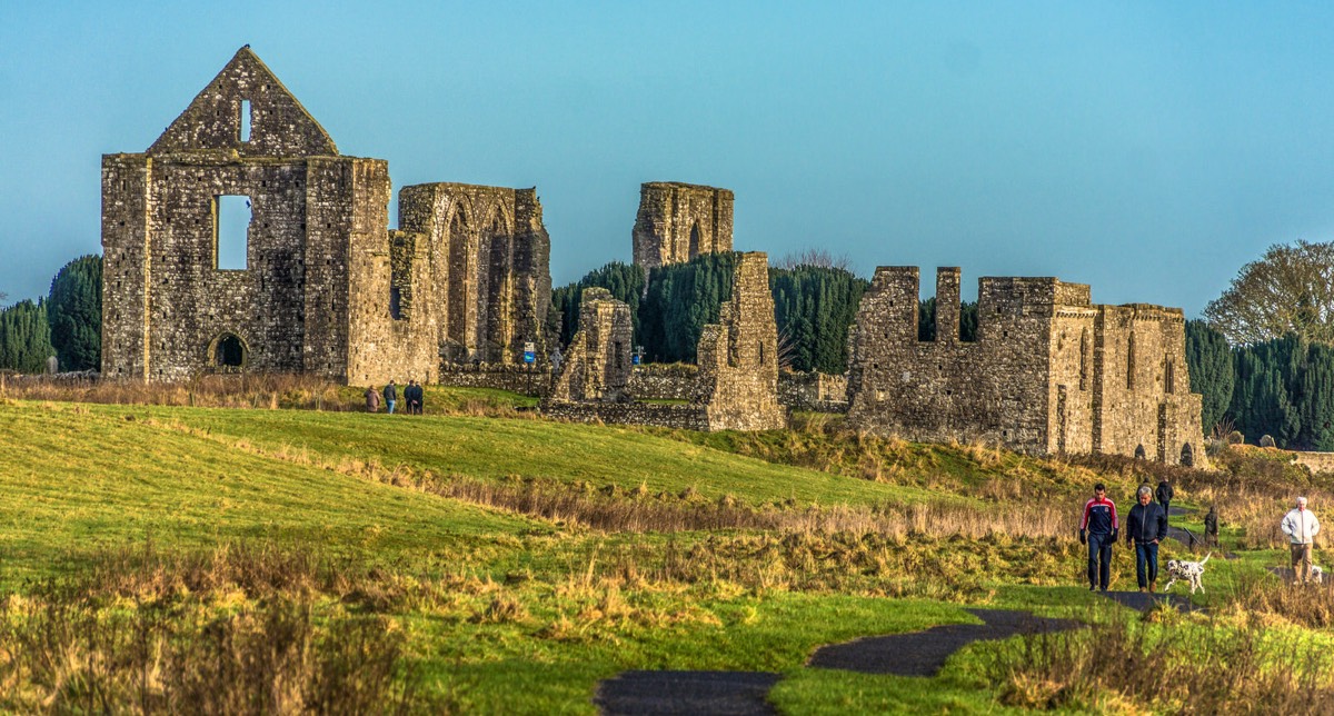 NEWTOWN MONUMENTS AREA OF TRIM - CHRISTMAS MORNING 2014  012