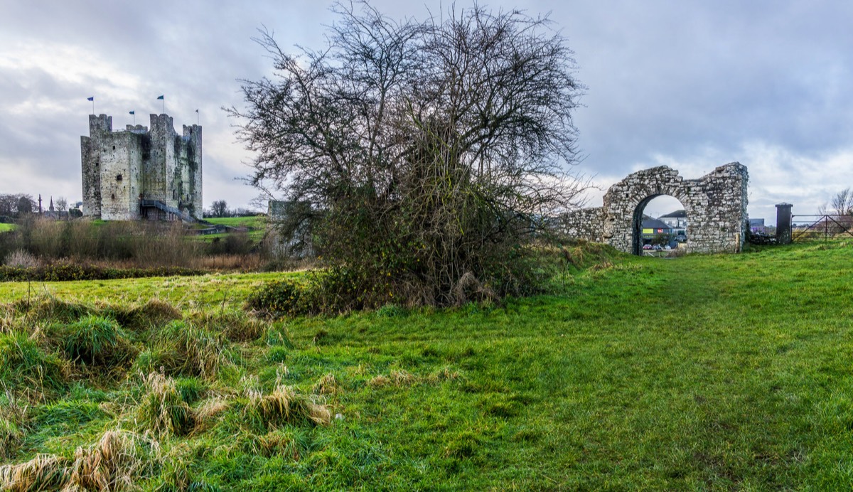 HISTORIC NORMAN CASTLE IN TRIM 0012