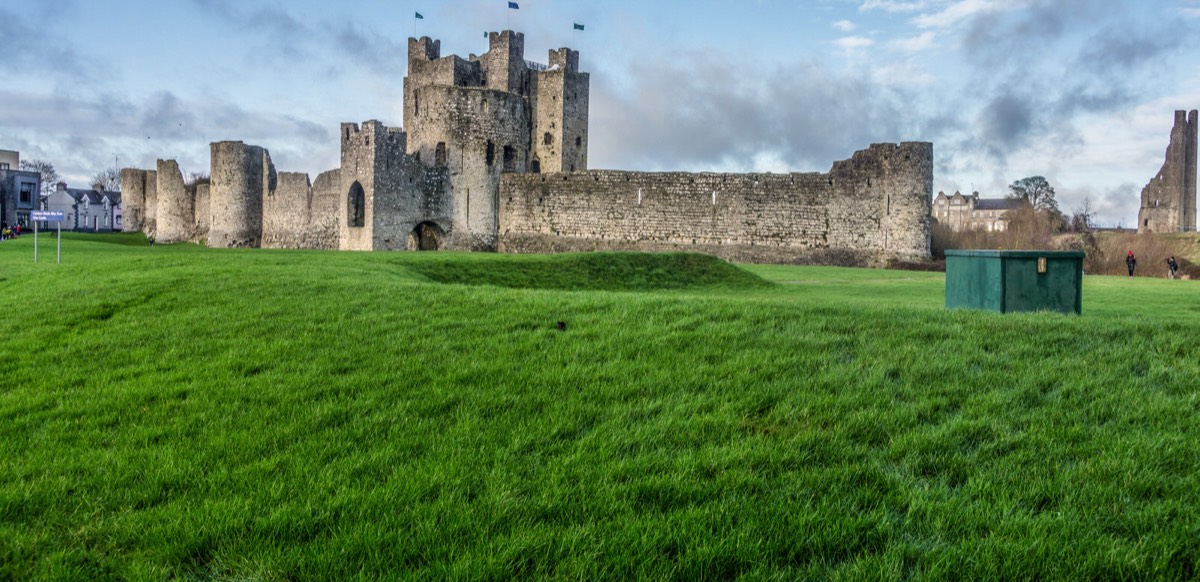 HISTORIC NORMAN CASTLE IN TRIM 007