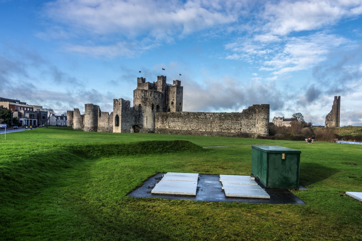 HISTORIC NORMAN CASTLE IN TRIM 008