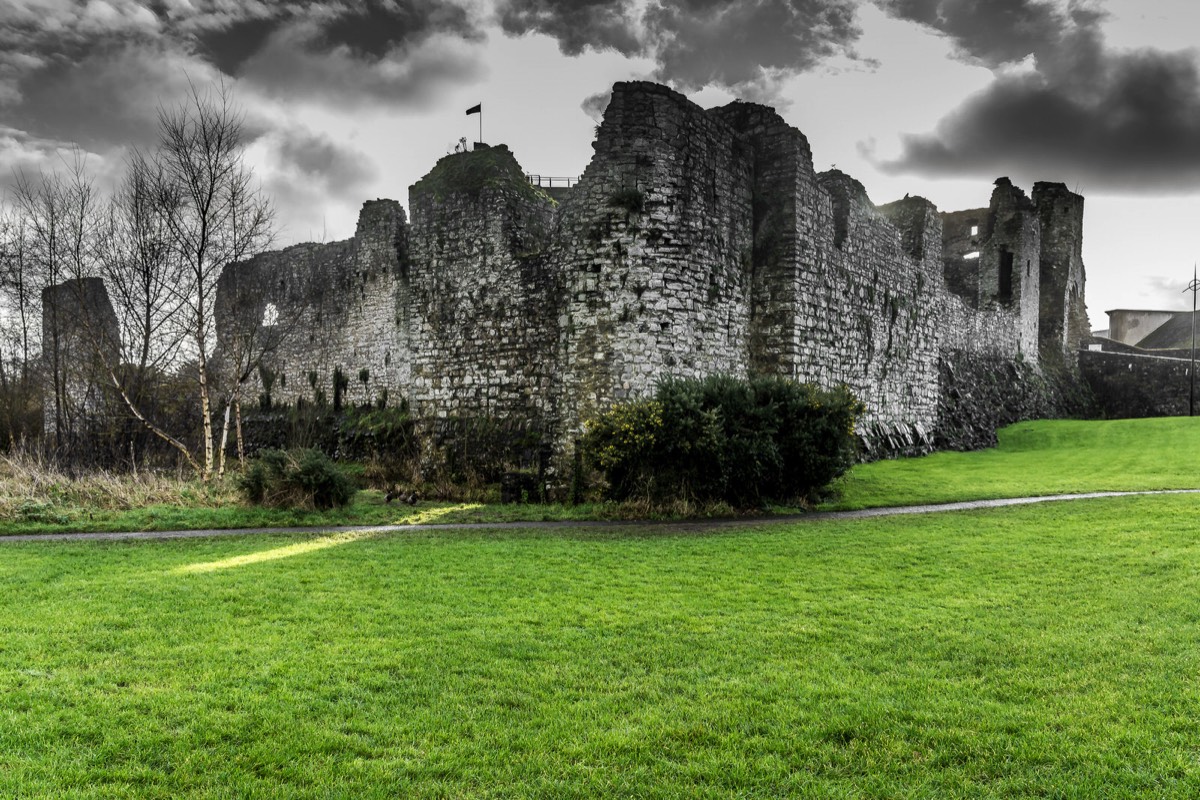 HISTORIC NORMAN CASTLE IN TRIM 025