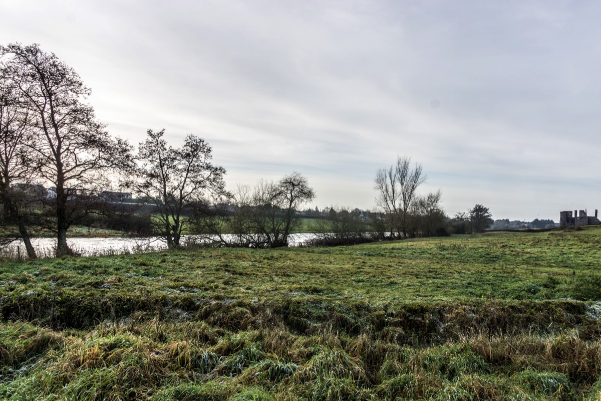 TRIM CASTLE RIVER WALK - CHRISTMAS MORNING 2014 001