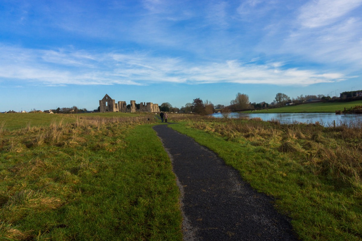 TRIM CASTLE RIVER WALK - CHRISTMAS MORNING 2014 002