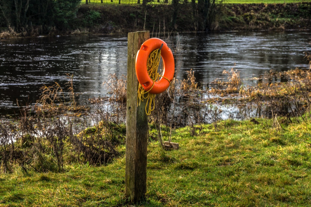 TRIM CASTLE RIVER WALK - CHRISTMAS MORNING 2014 011