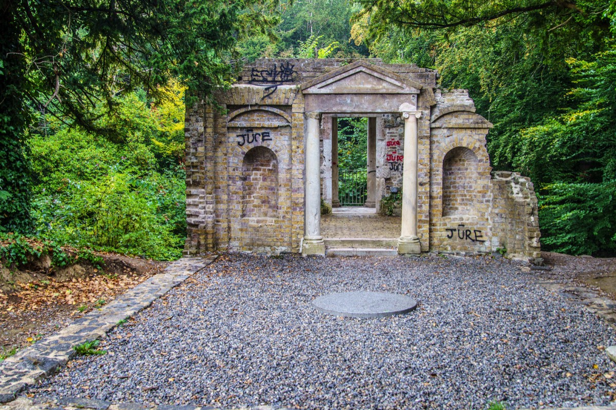 HERCULANEAN HOUSE OR ROMAN TEMPLE