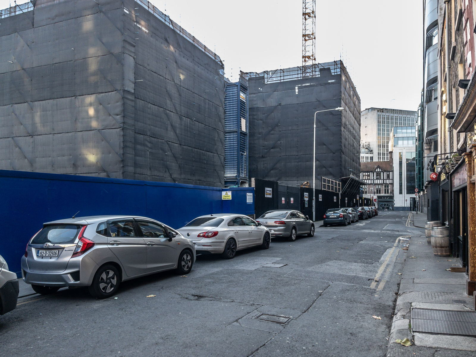 POOLBEG STREET - HOME TO MULLIGANS PUB 006