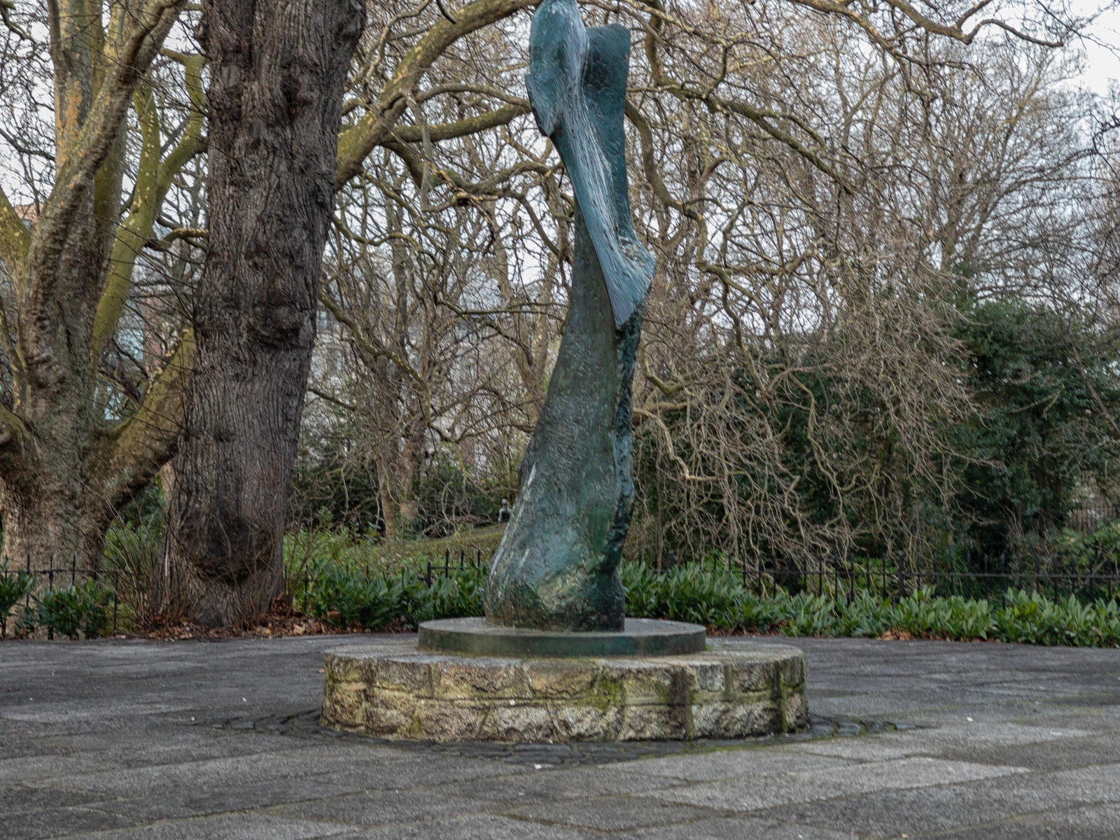 THE WB YEATS STATUE IN ST STEPHEN'S GREEN 