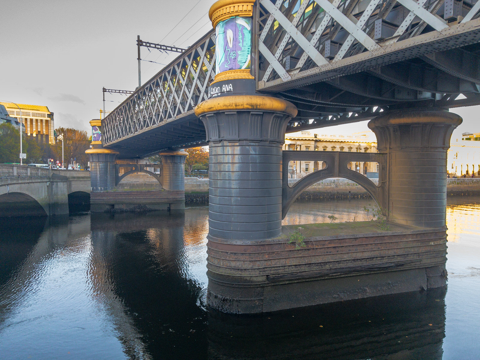 THE LOOPLINE BRIDGE AT TARA STREET