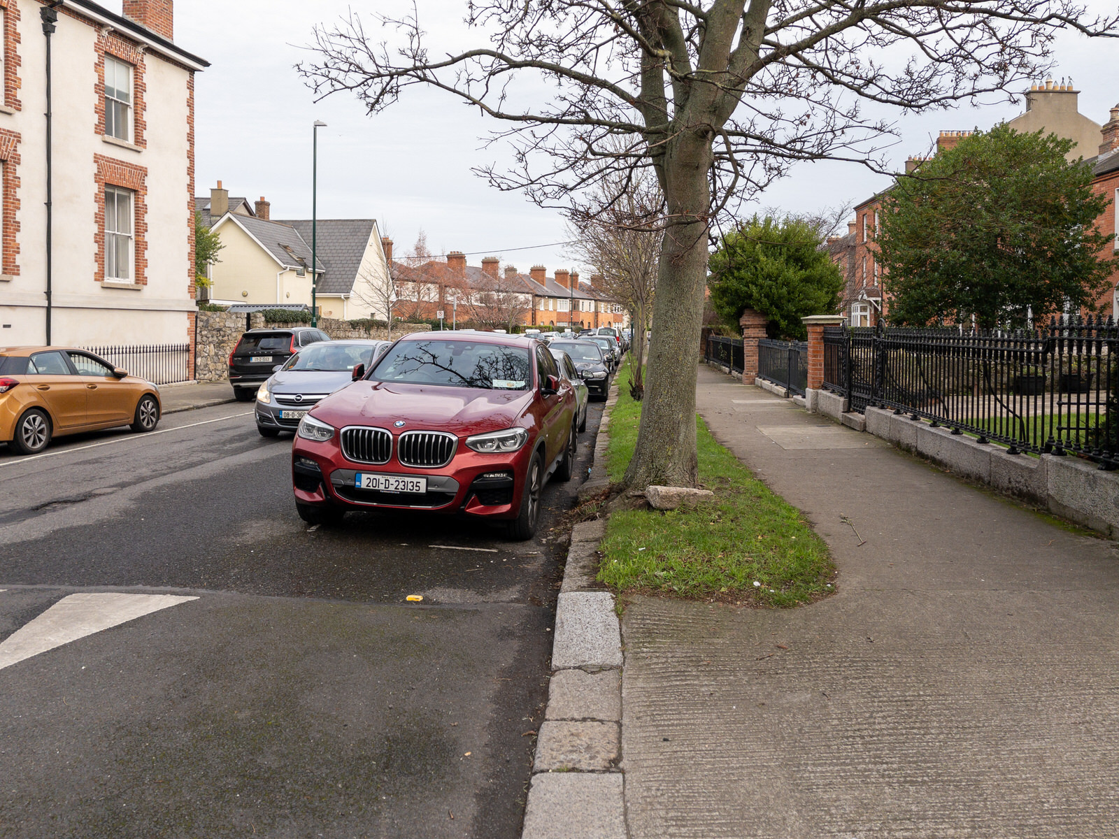 LEICESTER AVENUE - KENILWORTH SQUARE 