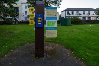 THE PEOPLES PARK IS AN ATTRACTIVE PUBLIC SPACE AND IT IS POPULAR WITH CHILDREN