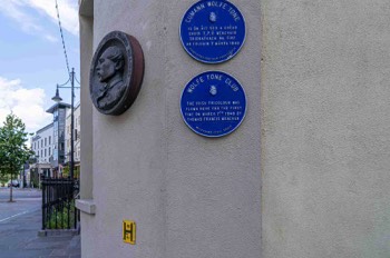 BLUE PLAQUES