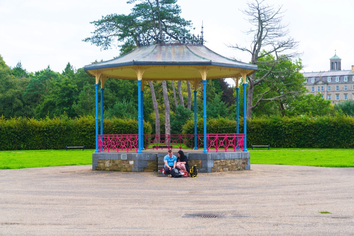 VICTORIAN BANDSTAND 001