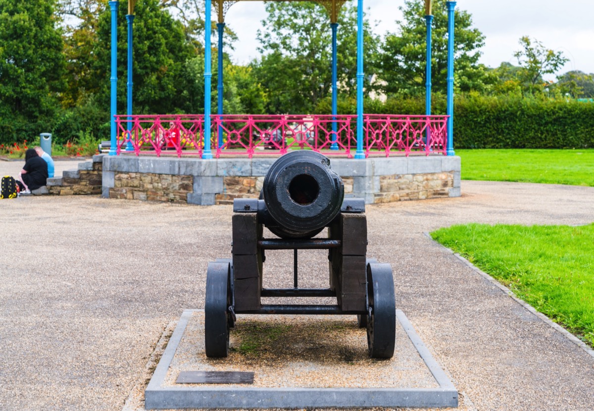 VICTORIAN BANDSTAND 002