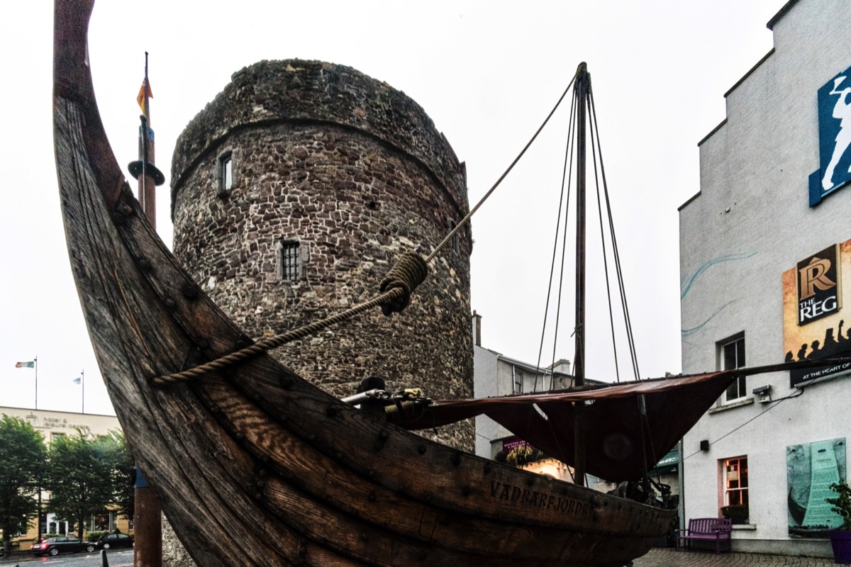 VADRARFJORDR A REPLICA VIKING LONGBOAT [WATERFORD]  001